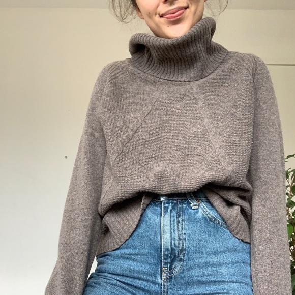 SOLD Pure New Wool Turtleneck - Picture 1 of 4